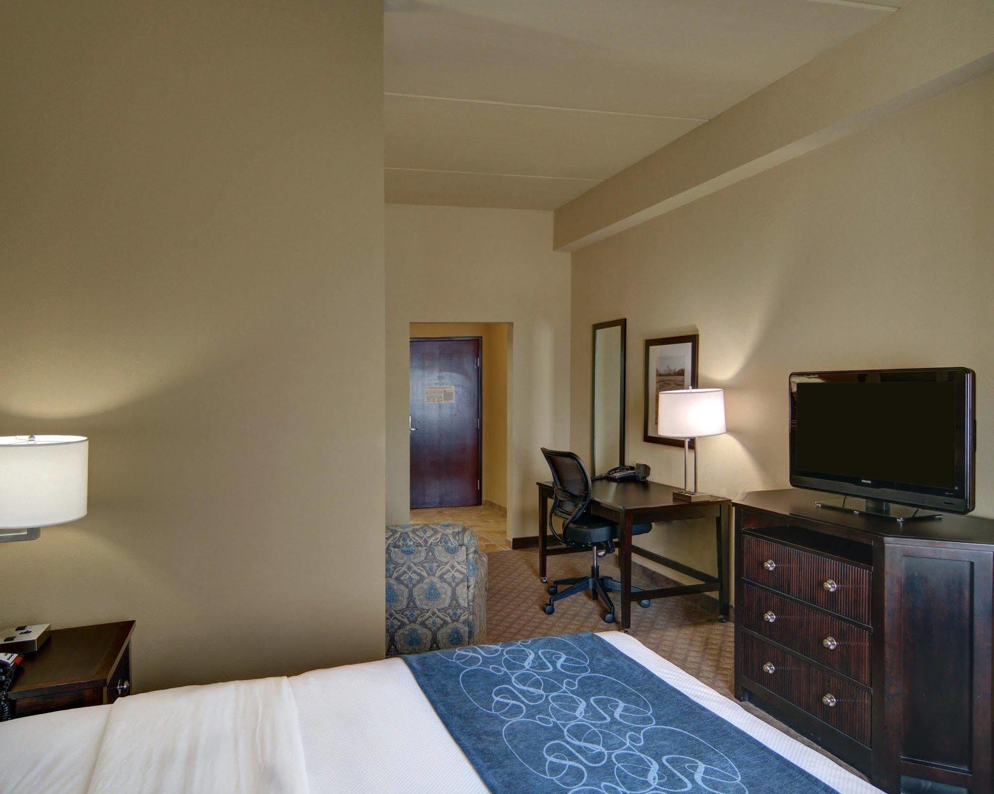 Comfort Suites Фриско Экстерьер фото